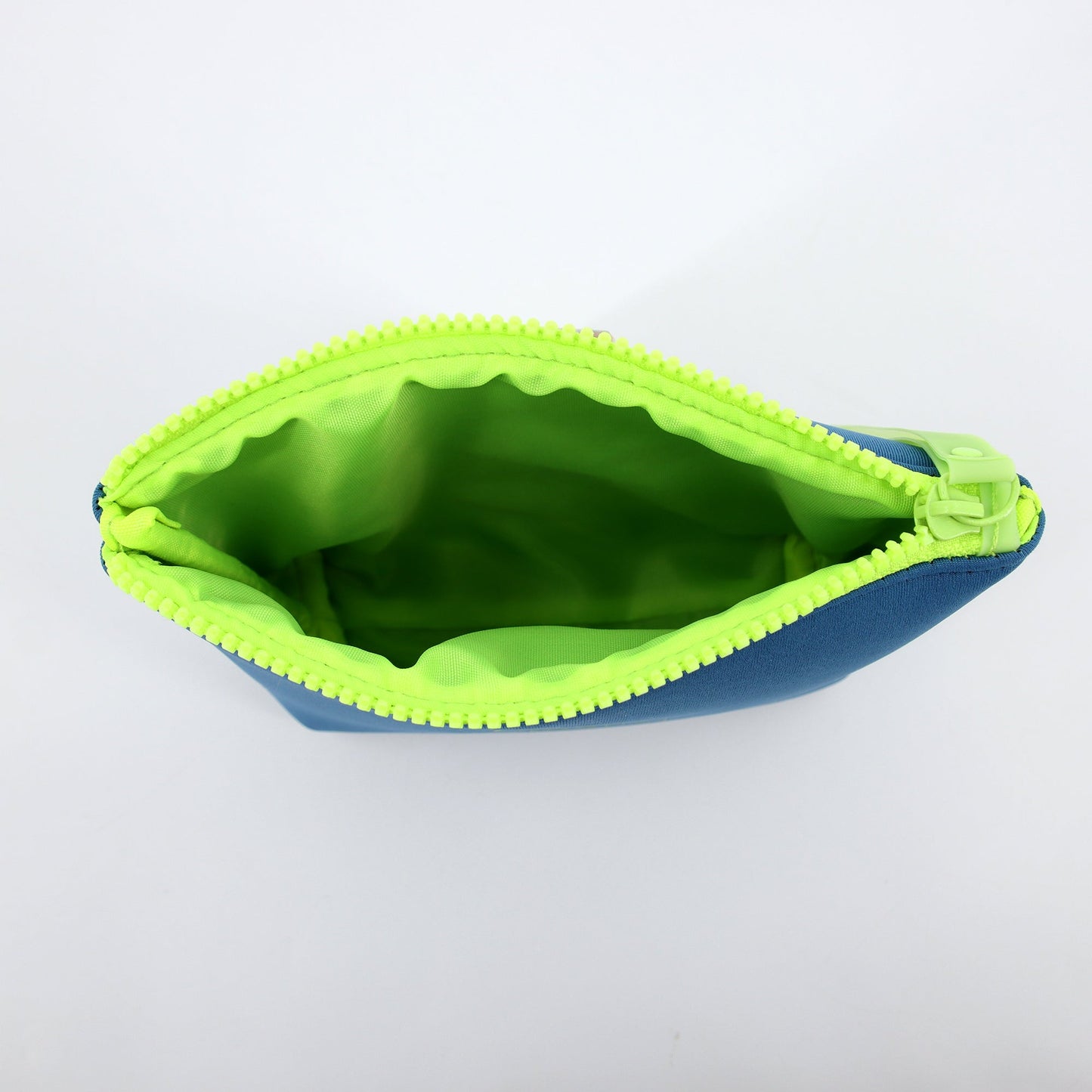 
                  
                    NEOPREN BLUE/GREEN POUCH
                  
                